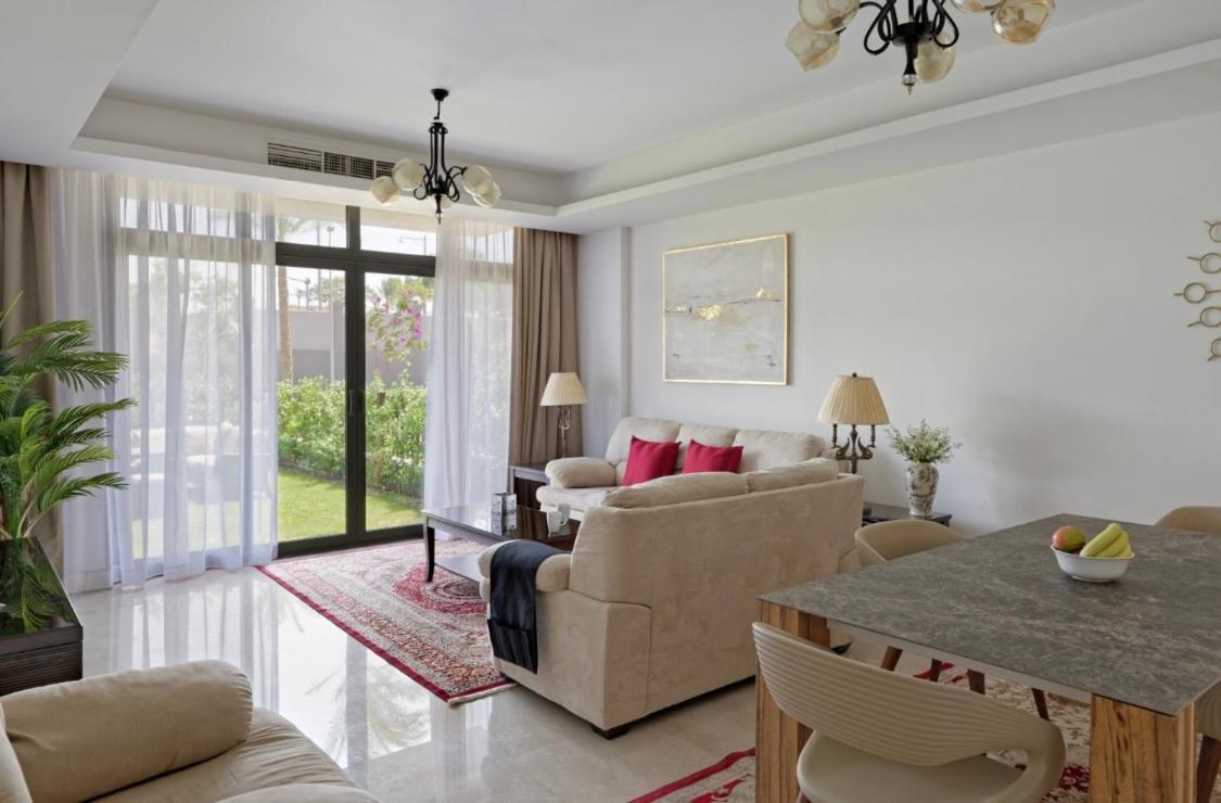 Luxury 2 Bedroom Ground Floor Apartment With Private Garden In Cairo Festival City 외부 사진